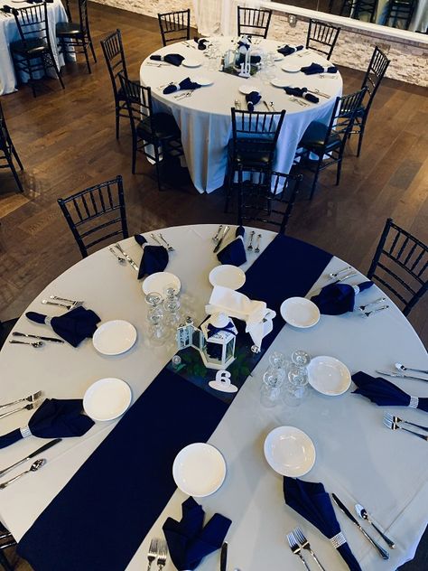 Wedding Decorations Navy Blue, Navy Wedding Decorations, Silver Wedding Reception, Blue And Silver Wedding, Navy Blue Wedding Theme, Silver Wedding Theme, Blue Silver Weddings, Blue Wedding Receptions, Blue Table Settings