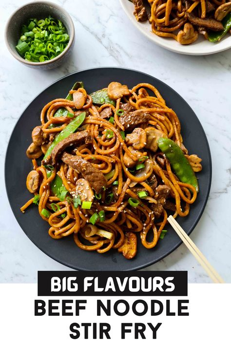 A plate of beef noodle stir fry Beef Hokkien Noodles Recipe, Bugolgi Recipe, Hokkien Noodles Recipe, Egg Noodle Stir Fry, Hokkien Noodles, Hakka Noodles Recipe, Beef Noodle Stir Fry, Stir Fry With Egg, Fried Noodles Recipe