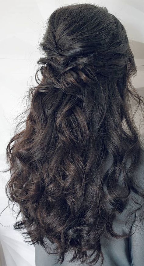 Bridesmaid Hair Medium Length Half Up, Royal Hairstyles, Bridesmaid Hair Braid, Half Up Curls, Half Updo Hairstyles, Wedding Hair Half, Bridesmaid Hair Medium Length, Braided Half Up, Romantic Hairstyles