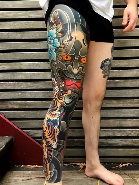 Japanese Leg Tattoo Thigh Sleeve Tattoo, Tattoo Leg Sleeve, Man With Tattoos, Japanese Leg Tattoo, Japanese Tattoos For Men, Tattoo Japanese Style, Japanese Legs, Japanese Flower Tattoo, Full Leg Tattoos