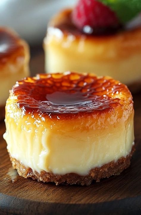 Mouthwatering Recipes | Irresistible Mini Crème Brûlée Cheesecakes | Facebook Creme Brulee Christmas, Creme Brulee Mini Cheesecakes, Mini Creme Brulee Cheesecake, Savory Creme Brulee, Mini Creme Brulee, Creme Brulee Cheesecake Bars, Brulee Cheesecake, Fusion Desserts, Creme Brulee Cheesecake