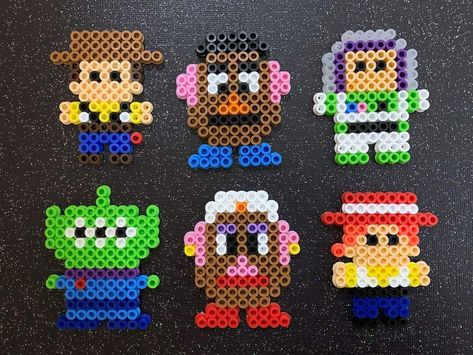 Toy Story Perler Beads, Funny Perler Bead Patterns, Perler Beads Disney, Melty Bead Designs, Melt Beads Patterns, Hamma Beads Ideas, Pixel Beads, Melty Bead Patterns, Pearl Beads Pattern