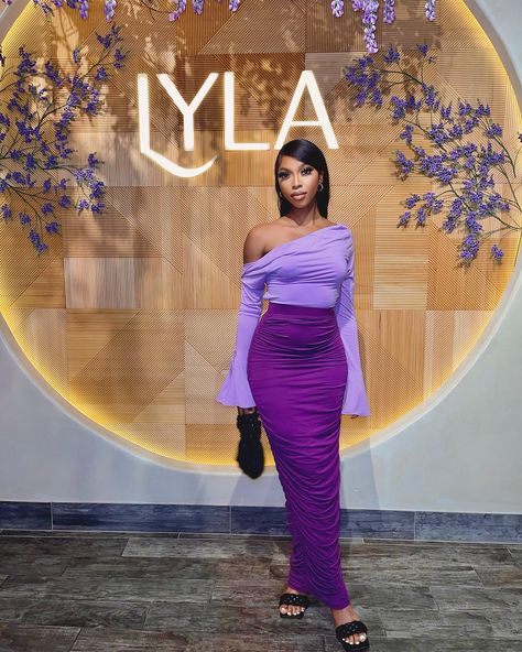 On Wednesdays we wear purple 💜 Two piece: @irregularexposure | Instagram Purple On Purple Outfit, Purple Chic Outfit, Chic Two Piece Outfit, Purple Combo Outfit, Elegant Fashion Casual, Purple Outfit Women, Classy Colorful Outfits, Purple Two Piece Outfit, All Purple Outfit