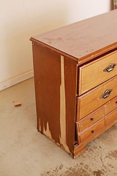 Dresser Farmhouse Bed, Furniture Fix, Furniture Rehab, Old Dressers, Furniture Repair, Furniture Painting, Refurbished Furniture, Crafts Projects, Furniture Restoration