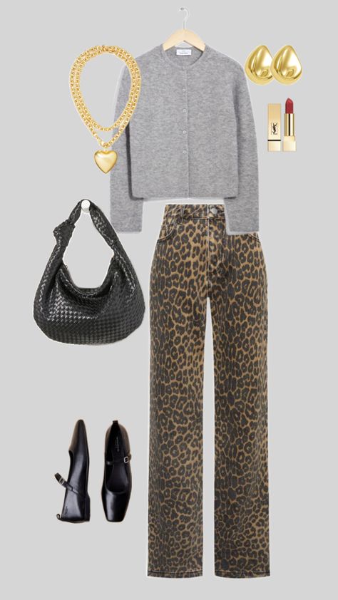 Leopard pants fall outfit Leopard Pants Outfit, Pants Fall Outfit, Leopard Print Pants Outfit, Cheetah Print Outfits, Printed Pants Outfits, Japan Outfits, Pants Outfit Fall, Winter Pants Outfit, Cute Work Outfits