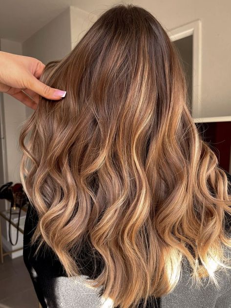 Brown To Caramel Blonde Balayage, Balayage Hair Bronze, Bayalage Caramel Honey, Gold Caramel Balayage, Honey Burnett Hair, Light Brunette Balayage Hair Caramel Red, Honey Caramel Balayage On Brown Hair, Caramel Sunset Hair, Caramel Praline Hair