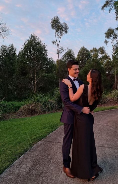 Prom Dress Photos, Black Tie Wedding Guests, Black Dress Formal, Prom Photos, Black Prom Dress, Black Prom, Couples Poses, Black Tie Wedding, Couple Poses