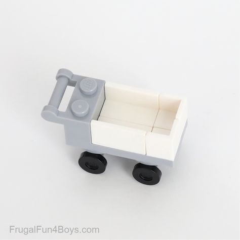 LEGO City Building Ideas - Frugal Fun For Boys and Girls Lego Shopping Cart, Lego Cool Ideas, Cool Lego Ideas To Build Easy, Small Lego Ideas, Mini Lego Ideas, Small Lego Builds, Simple Lego Builds, Cute Lego Ideas, Mini Lego Builds