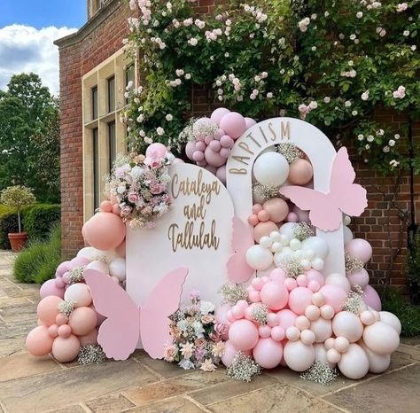 Butterfly Balloon Decorations, Butterfly Themed Birthday Party Backdrop, Butterfly Backdrop Ideas, Butterfly Theme Backdrop, Butterfly Theme Birthday Decoration, Butterfly Balloon Arch, Butterfly Backdrop, Birthday Party Garden, Butterfly Birthday Party Decorations