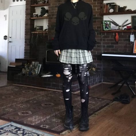 Alt Clothing, Emo Aesthetic, Style Steal, Fairy Grunge, Goth Aesthetic, Edgy Outfits, Aesthetic Fashion, Fitness Inspo, Fashion Makeup