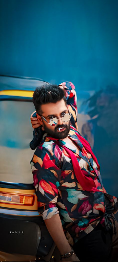 Ram Pothineni Wallpaper, Ram Pothineni Hd Pics, Hair Look Boy, Ram Potheneni, Ram Pothineni, Wallpapers Beautiful, Song Images, Chocolate Hearts, Italian Women