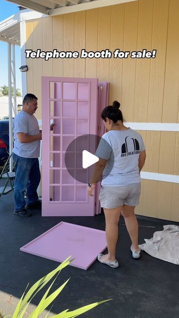 Halloween Diy Backdrop Ideas, Telephone Booth Decor, Photo Setup Ideas, Phone Booth Diy, Diy Phone Booth Wedding, Wedding Telephone Booth, Diy Telephone Booth, Telephone Booth Wedding, Beauty Expo Booth Ideas