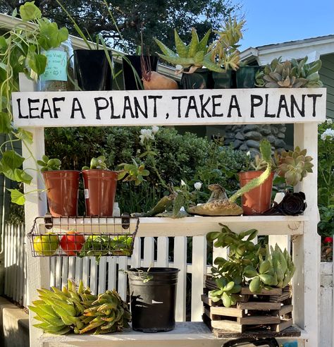 Diy Seed Library, Neighborhood Plant Swap Stand, Community Box Ideas, Plant Swap Stand, Take A Plant Leave A Plant Stand, Plant Exchange Ideas, Seed Library Ideas, Plant Store Ideas, Community Garden Ideas