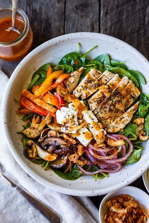 Spinach Salad with Grilled Chicken & Veggies | Feasting At Home Healthy Dinner Ideas With Vegetables, Yummy Salad Ideas, Healthy French Meals, Healthy Food Recipes Lunch, Clean Diet Meal Plan, Easy Healthy Recipe Ideas, Healthy Food Bowls, Chicken Summer Salad, Healthy Recipes Salad