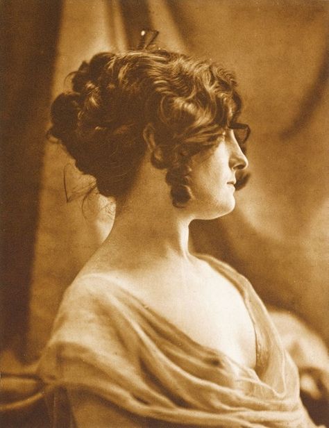 So good! Except for the loose curls in the face. (A young woman in profile, 1898. Photo by Maurice Bremard.) 1800s Hair, 1800s Hairstyles, Woman In Profile, Historical Hairstyles, Edwardian Hairstyles, Victorian Hairstyles, Victorian Women, Hair Reference, Loose Curls