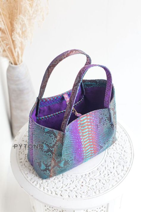 Tote Bag Luxury, Python Handbags, Snake Skin Handbag, Purple Purse, Snake Skin Bag, Turquoise And Purple, Snake Patterns, Designer Totes, Handbag Patterns