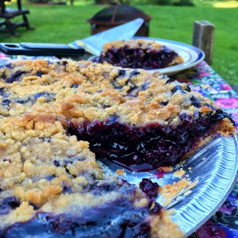 Blueberry Crumble Pie with Maine Blueberries - Juggling with Julia Berry Pizza, Easy Blueberry Crumble, Blueberry Crumble Pie, Crumble Pie, Blueberry Season, Berry Breakfast, Pie Crumble, Blueberry Crumble, Easy Blueberry