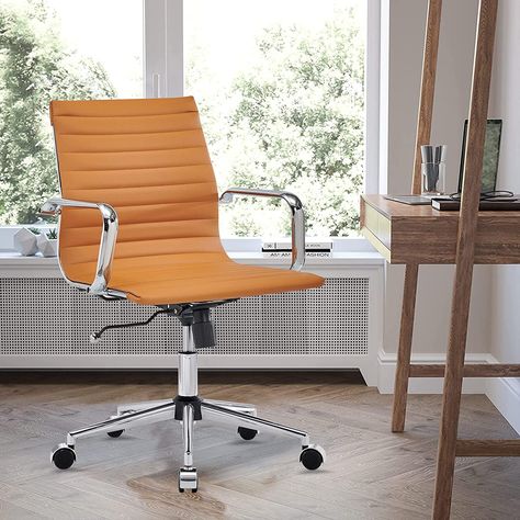 dupe for OFFICE CHAIR BY CHARLES & RAY EAMES FOR HERMAN MILLER #eamesdupe #hermanmillerdupe #eamesofficechair White Gold Office, Modern Conference Room, Gold Office Chair, Desk Chair Modern, Rolling Office Chair, Modern Desk Chair, White Office Chair, Comfortable Office Chair, Gold Chair