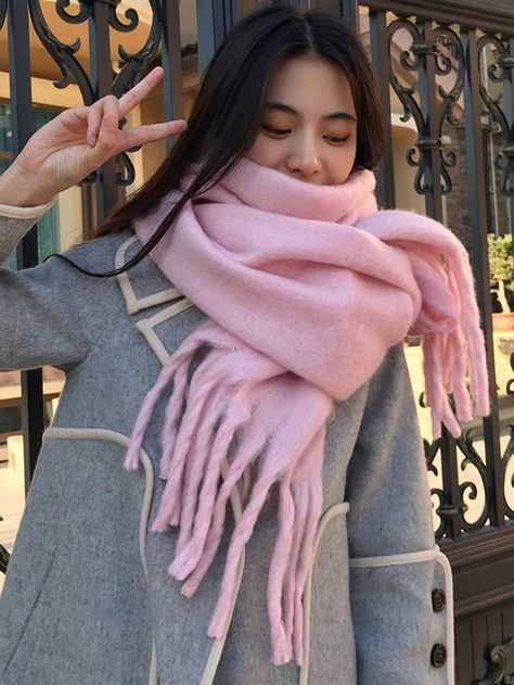 Pink Winter Scarf, Pink Scarf Aesthetic, Pink Scarf Outfit Winter, Pink Scarf Outfit, Winter Hair Styles, Coat With Scarf, Pink Blanket Scarf, Scarf Aesthetic, Scarf Outfit Winter