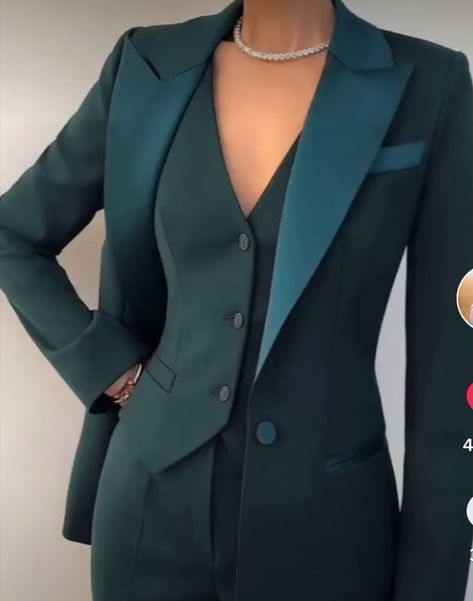 Prom Dark Green, Bridesmaid Coat, Girl Tuxedo, Women Pant Suit, Elegantes Business Outfit, Coat Suit, Green Suit, Woman Suit Fashion, Green Girl