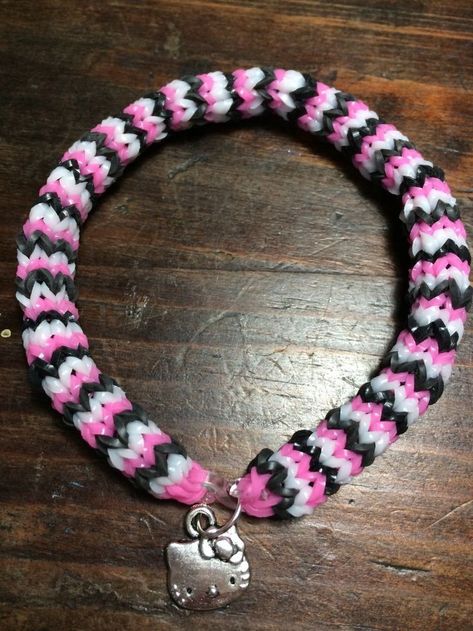 Hexafish Rainbow Loom, Aesthetic Rubber Band Bracelets, Cute Rubber Band Bracelet Color Ideas, Rubber Bracelets Aesthetic, Loom Bands Aesthetic, Loom Bracelets Ideas, Rubber Band Bracelet Ideas, Loom Bands Designs, Loom Bands Tutorial