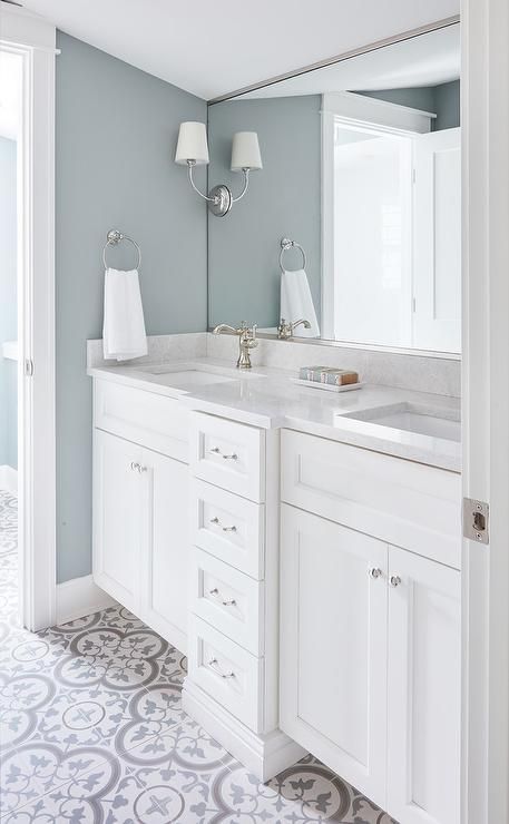 Gray And White Bathroom, Bathroom Countertops, White Countertops, Trendy Bathroom, Blue Bathroom, Minimalist Bathroom, Grey Bathrooms, Bathroom Renos, Bathroom Remodel Master