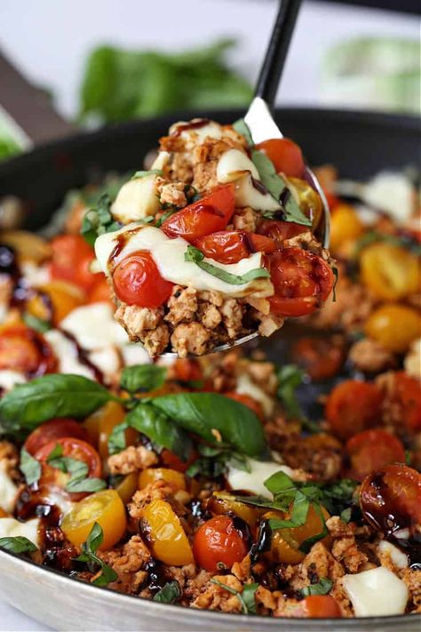 This Ground Chicken Caprese is made with ground chicken instead of chicken breasts! Spoon it over pasta or just eat as is! Ground Chicken Caprese, Ground Chicken Recipe, Chicken Caprese, Mozzarella Pearls, Dried Parsley, Ground Chicken Recipes, Dried Basil, Caprese Chicken, Healthier Recipes