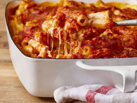 Easy Baked Ziti Baked Ziti With Ricotta, Italian Casserole, Cheesy Pasta Recipes, Creamy Spaghetti, Easy Baked Ziti, Ziti Recipe, Ziti Recipes, Baked Ziti Recipe, Ricotta Recipes