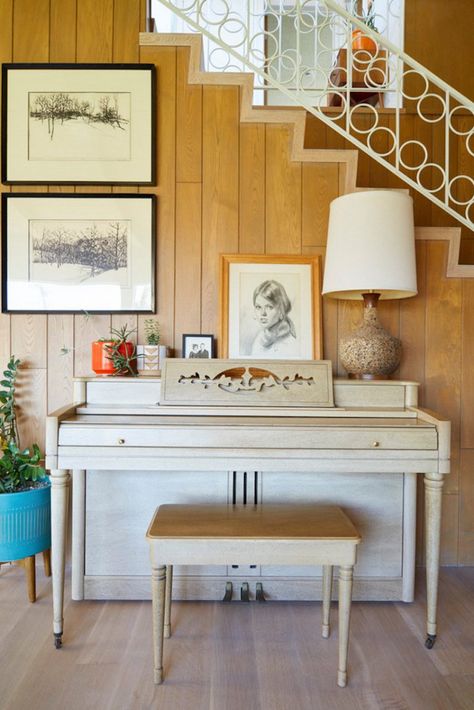 10 Mid-Century Modern Homes We Can’t Stop Pinning Spring Hygge Decor, Camille Styles, Separate Living Room, Mid Century Architecture, Hygge Decor, Mid Century Modern Interiors, Mid Century Modern House, Modern Homes, Mid Century House