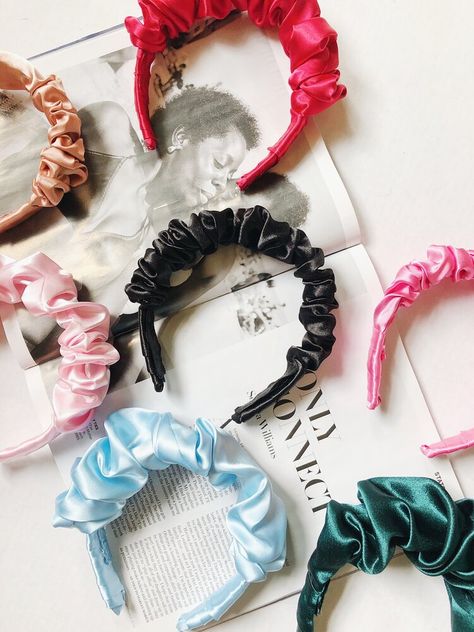 Eco Club, 90s Fashion Trends, Trendy Patches, Diy Baby Bows, Scrunchie Headband, Hair Bands Diy, Diy Hair Scrunchies, Hair Brooch, Organizing Hair Accessories