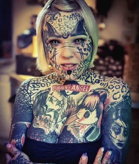 Heavily Tattooed Women, Older Women With Tattoos, Horrible Tattoos, Female Tattoo Models, Master Tattoo, Face Tattoos For Women, Surreal Tattoo, Tattoed Women, Facial Tattoos