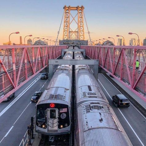 NYC subway  trains on the Williamsburg bridge. Williamsburg Bridge Nyc, Subway Architecture, Mta Subway, Ny Subway, Williamsburg Bridge, Central Hong Kong, Metro System, Vintage City, City Slickers