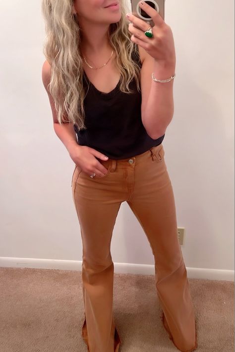 Fall outfit bell bottoms flare jeans Rust Bell Bottoms Outfit, Tan Bell Bottom Pants Outfit, Tan Flare Pants Outfit, Corduroy Bell Bottoms Outfit, Brown Bell Bottoms Outfit, Best Flare Jeans, Bell Bottom Pants Outfit, Bottoms Outfit, Cropped Pants Outfit