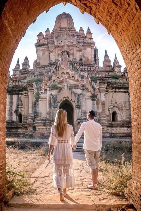 Aesthetic pictures of Bagan, Mandalay, Burma with Siobhan - picture #2. Epic journeys & places with On The Road Again. Bagan Photography, Tirta Gangga, Bagan Myanmar, Travel Pose, Aesthetic Picture, Instagrammable Places, Ancient City, Epic Journey, Bagan