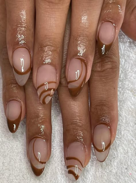 Short Nails Transparent, Brown Lines Nails, Brown Line Nails, Thanksgiving Nail Inspo Short, Subtle Thanksgiving Nails, Simple Brown Nail Designs, Short Fall Almond Nails, Fall Nails Oval Shape, Dope Nail Designs Mid Length