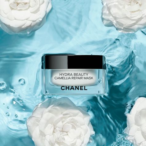 An ultra-rich, ultra-creamy face mask that helps skin maintain optimal moisture levels and delivers an instant plumping effect. Upon application, skin feels nourished, supple and hydrated and appears more even and radiant. Chanel Hydra Beauty, Skincare Inspiration, Repair Mask, Overnight Mask, Cosmetics Photography, Chanel Beauty, Couture Mode, Hydrating Mask, Commercial Photography