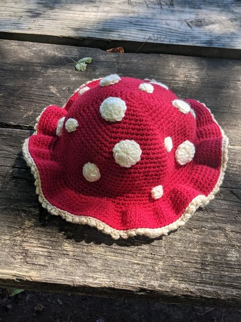 Toadstool Costume, Crochet Mushroom Hat, Crochet Pumpkin Patterns, Crotchet Hat, Mushroom Bucket Hat, Crochet Lanyard, Pumpkin Patterns, Bucket Hat Pattern, Mushroom Hat