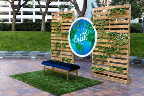 Earth Day Event Ideas, Earth Day Photo Booth, Earth Day Decor, Earth Day Decoration Ideas, Earth Day Backdrop, Sustainable Event Decor, Earth Day Display, Event Planning Board, African Festival