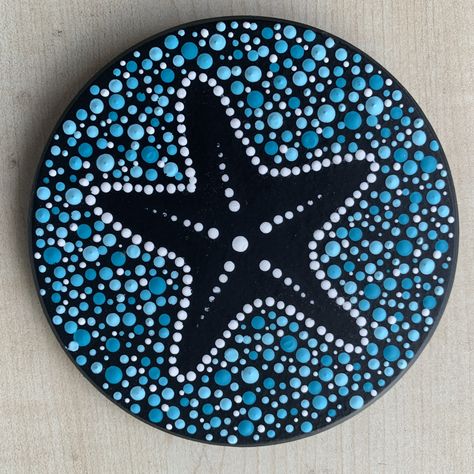 Rock Painting Ideas Dots Easy, Beach Dot Painting, Beach Dot Art, Dotted Painting Ideas, Starfish Rock Painting, Ocean Dot Art, Rock Painting Ideas Dots, Rock Painting Dots, Dot Painting Turtle