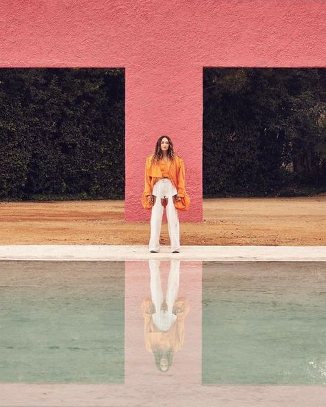 Kelly Wearstler on Instagram: "ME FOR SCALE. Located just outside of Mexico City, Casa Cuadra San Cristóbal is one of the most recognizable works of one of my favorite architects Luis Barragán.  The equestrian-focused property features iconic monolithic bright-pink walls surrounding a shallow pool designed for horses to bathe. I've wanted to visit this property for many years and it was so incredible to experience it with the @casadelsoltequila team and feel the equestrian spirit the iconic Barr Wes Anderson House, Shallow Pool, Kelly Wearstler Interiors, Luxury Interiors, Kelly Wearstler, Pink Houses, Pink Walls, Pool Designs, Architectural Digest