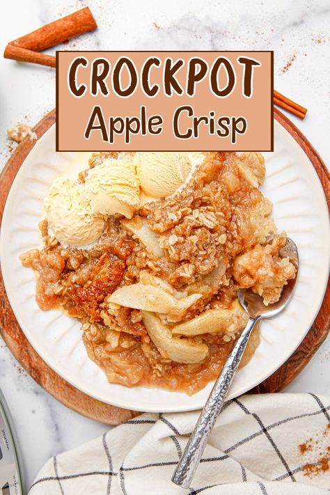 Apple Crisp In Crockpot, Slow Cooker Apple Crisp, Crockpot Apple Crisp, Entertaining Desserts, Apple Crisp Topping, Cinnamon Sugar Apples, Crockpot Apple, Chocolate Caramel Apples, Easy Party Desserts