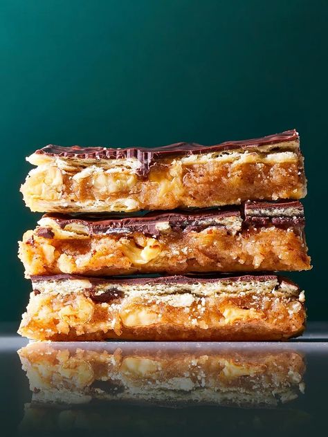 These Ritz Cracker Recipes Will Have You Thinking Outside of the Box Skor Bars With Ritz Crackers, Ritz Cracker Bars, Desserts With Ritz Crackers, Ritz Cracker Recipes Dessert, Recipes Using Ritz Crackers, Ritz Crackers Recipes, Recipe With Ritz Crackers, Recipes With Ritz Crackers, Ritz Cracker Pie