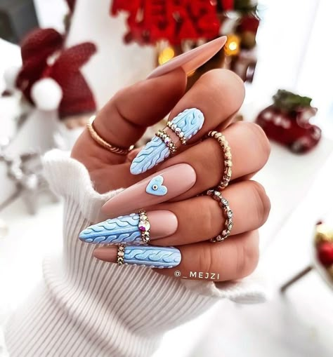 Christmas Sweater Nails, Blue Christmas Nails, Christmas Nail Colors, Red Christmas Nails, Plaid Nails, Christmas Nails Easy, Cute Christmas Nails, Christmas Gel Nails, Sweater Nails