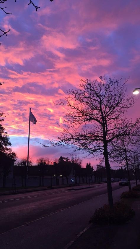 Sky Pink Aesthetic Sky Wallpaper, Bright Sky Aesthetic, Beautiful Sky Pictures, Pink Purple Blue Sky Aesthetic, Sky Aesthetic Sunsets Pink, Castlevania Wallpaper, Pink Purple Sky Aesthetic, Sky Photography Nature, Scenery Photography