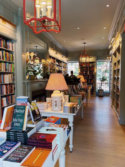 #eastcoastsummer #eastcoast #summer #inspo #grandmillenial Romance Bookstore, Stores Aesthetic, Dream Bookstore, Bookshop Aesthetic, Small Shop Interior, Small Bookstore, Bookstore Aesthetic, Bookstore Design, Future Shop