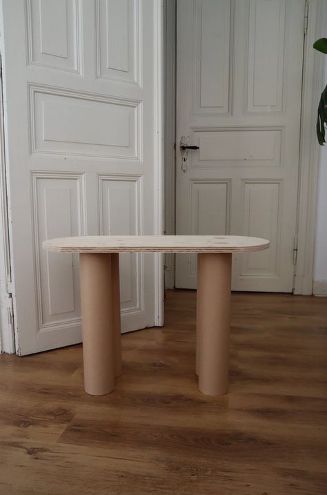 Diy Cardboard Vanity Table, Cardboard Cylinder Crafts, Diy Cylinder Table, Diy Table Cardboard, Cardboard Tube Packaging, Cardboard Table Diy, Side Tables Bedroom Diy, Easy Diy Side Table, Diy Side Tables