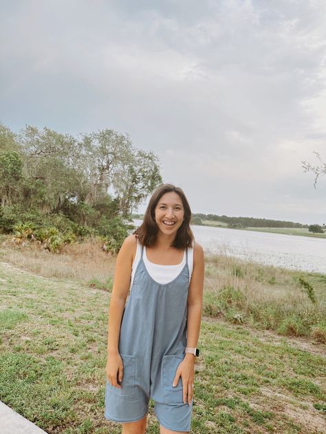 Loose Romper Outfit, Romper With Shirt Underneath, Overalls Spring Outfit, Short Jumper Outfit, Romper Overalls, Cute Casual Outfit, Baggy Jumpsuit, Summer Jumpers, Loose Romper