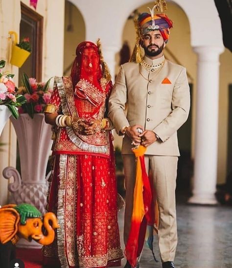 Rajput Wedding Dress, Rajasthani Groom, Rajput Groom, Rajput Couple, Rajputi Pose, Rajputi Couple, Rajasthan Dress, Wedding Dress For Groom, Rajputi Wedding