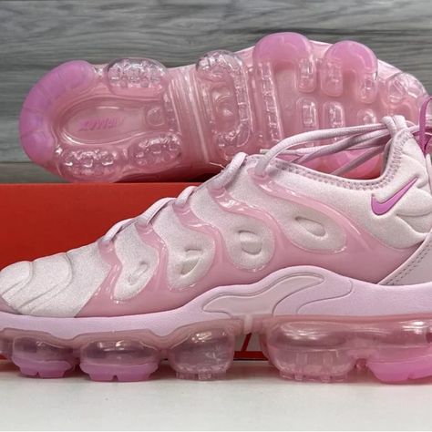 Brand New!! Women’s Missing Lid Box Pink Nike Shox, Pretty Sneakers, Air Vapormax Plus, Nike Air Vapormax Plus, Demonia Shoes, Jordan Shoes Retro, Shoes Outfit Fashion, Hiking Sneakers, Shoes Nike Air