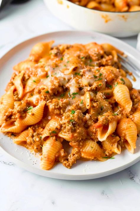 The next time you need a quick and easy weeknight dinner, make this one-pot creamy beef and shells. It's heart, budget-friendly, and super comforting. Shells Pasta Recipes Beef, Creamy Sausage And Pepper Shells, Sausage And Shells, Shells Pasta Recipes, Casserole Meals, Creamy Beef And Shells, Beef And Shells, Shell Pasta Recipes, Beef Pasta Recipes